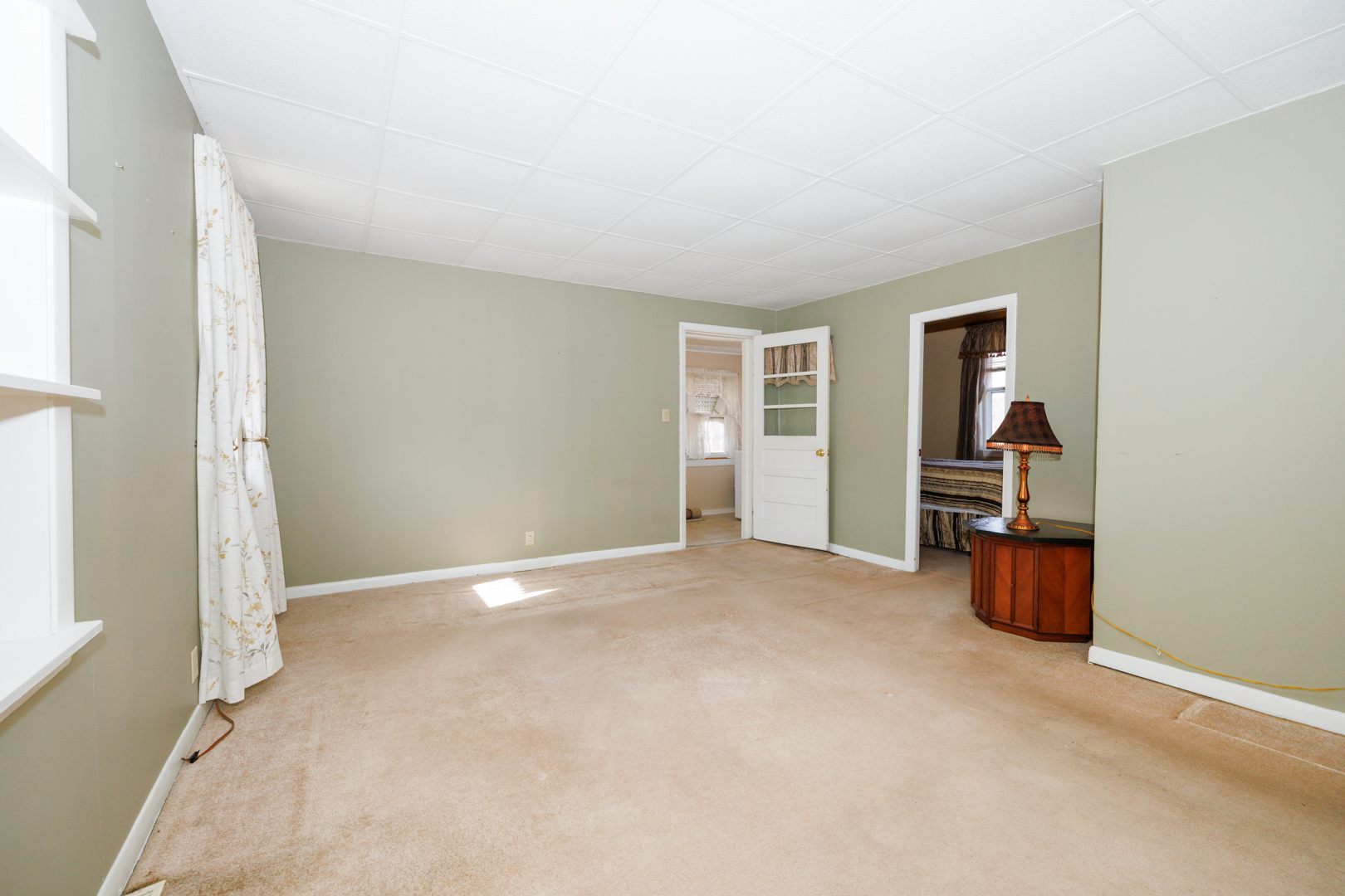 220 N Locust Street, Wapella, IL 61777