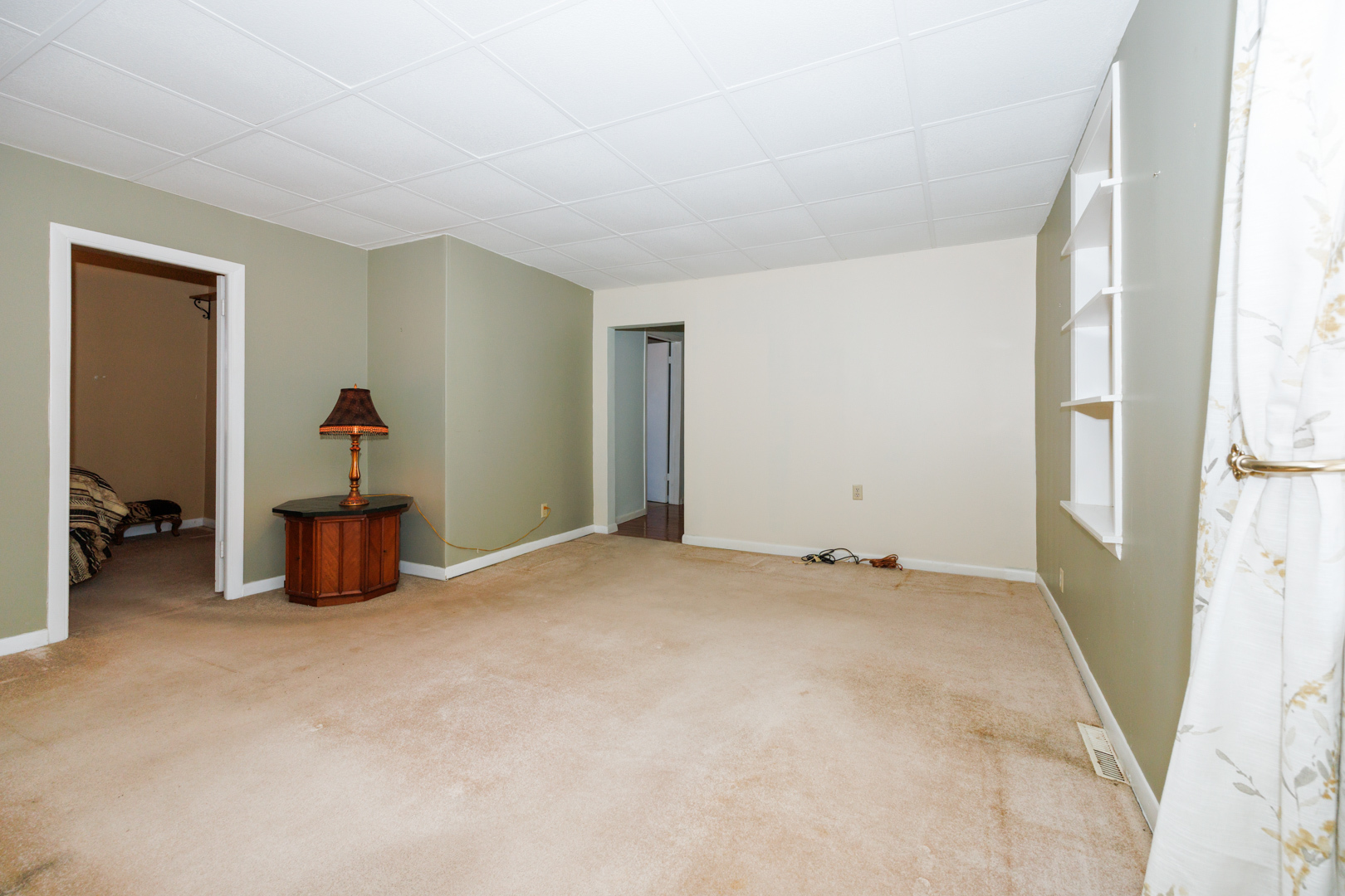 220 N Locust Street, Wapella, IL 61777