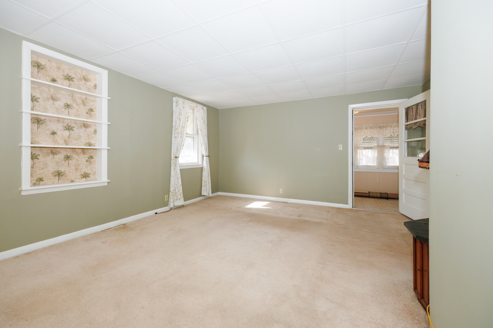 220 N Locust Street, Wapella, IL 61777