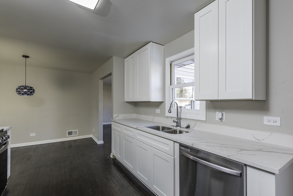 821 12th Street, North Chicago, IL 60064