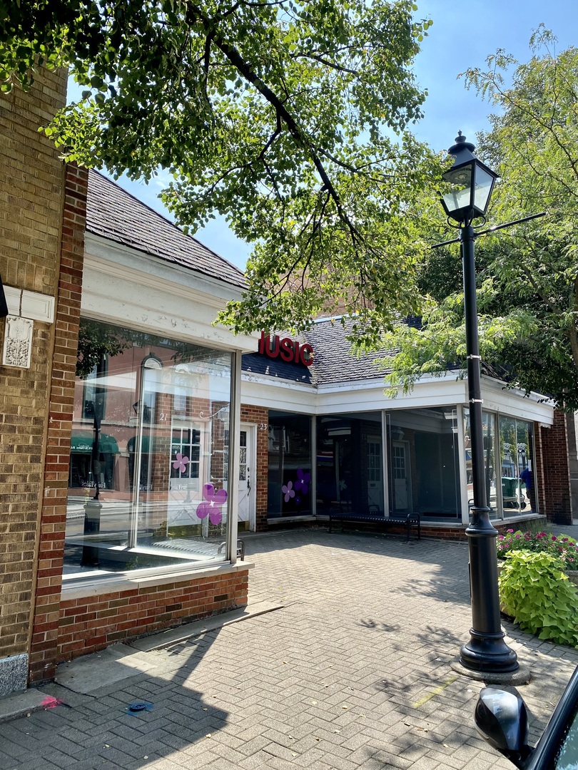 21-25 W St Charles Road, Lombard, IL 60148