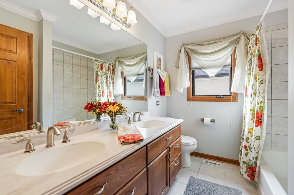 24642 Lincolnway Street, Plainfield, IL 60544