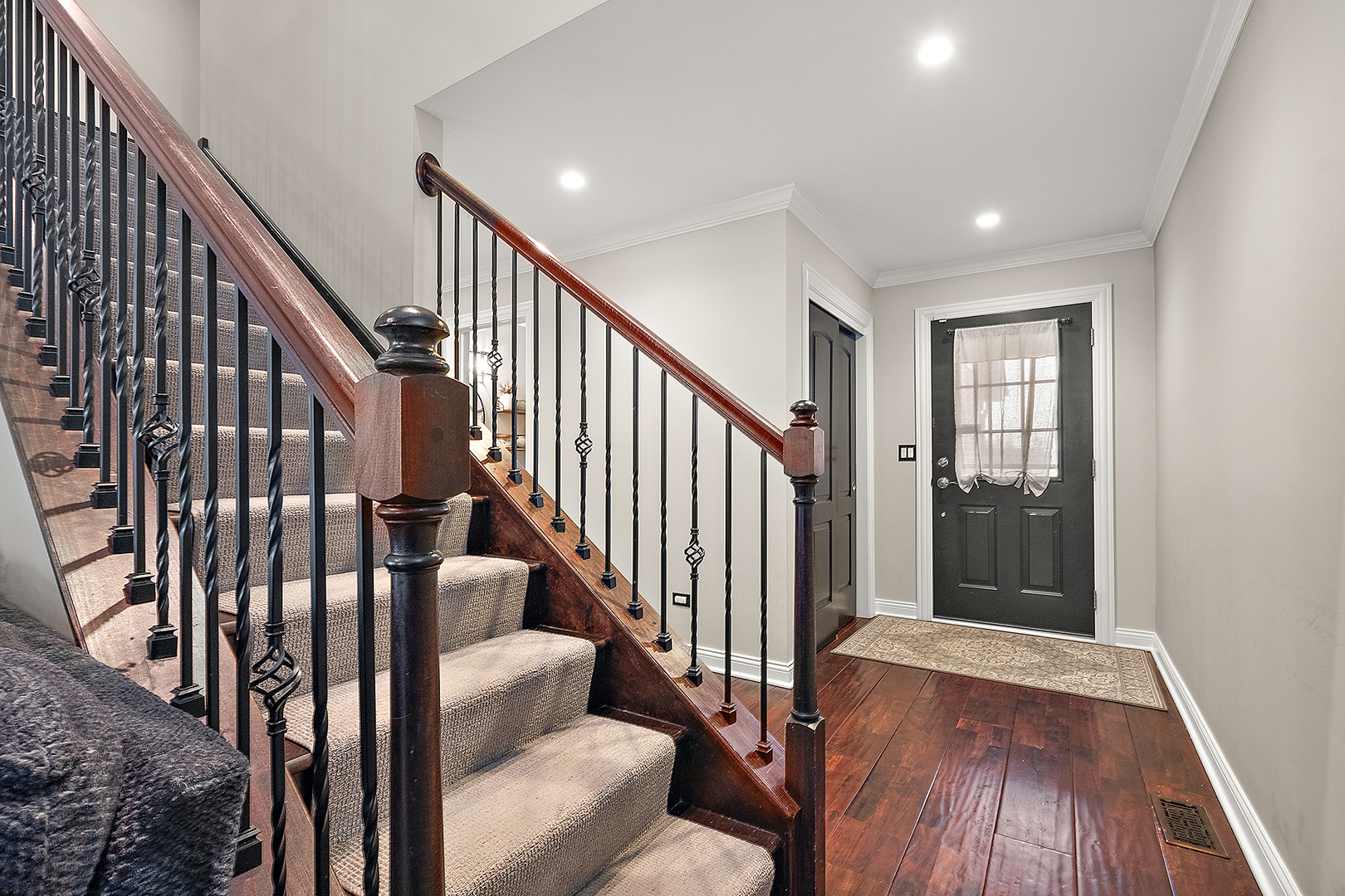 8237 Pecan Place, Frankfort, IL 60423