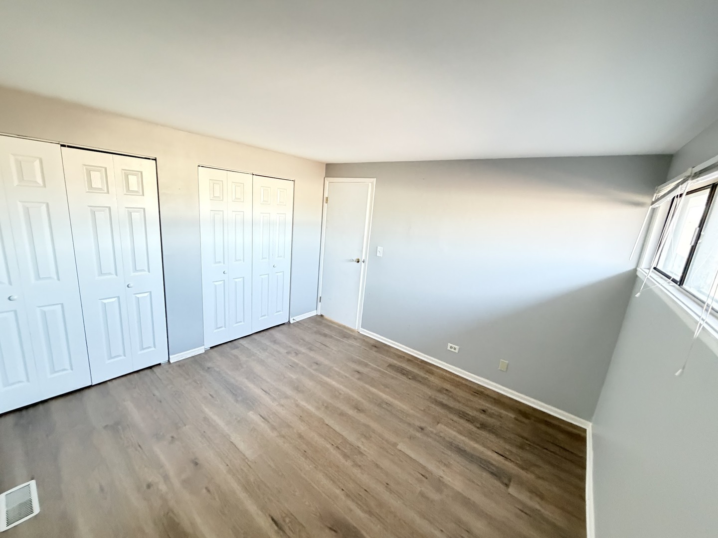 1306 FORESTDALE Court, Schaumburg, IL 60193