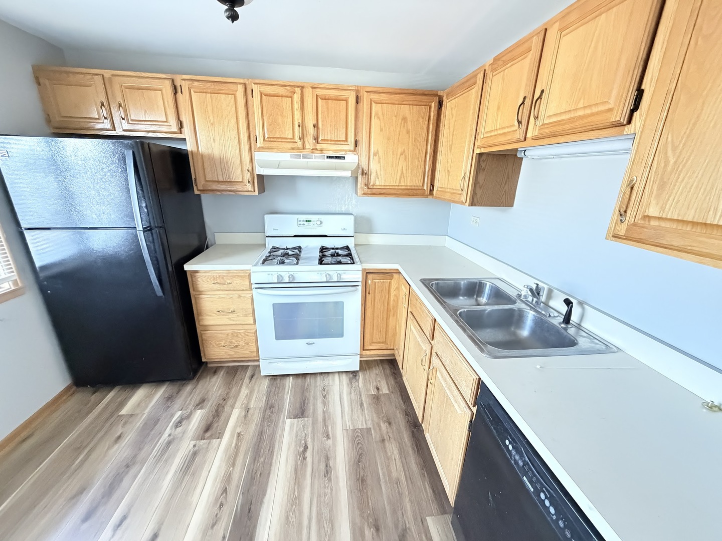 1306 FORESTDALE Court, Schaumburg, IL 60193