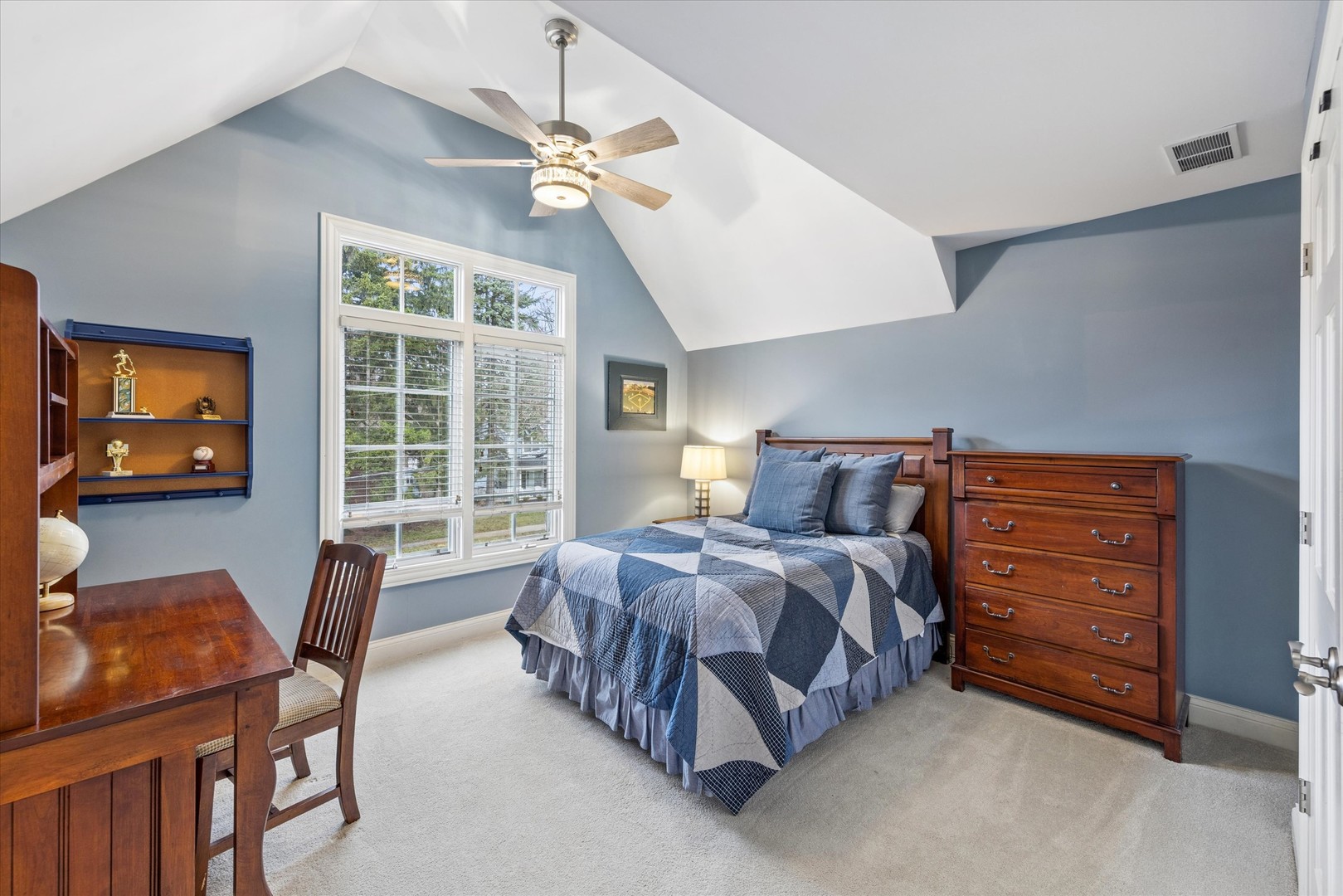 321 N Kenilworth Avenue, Glen Ellyn, IL 60137