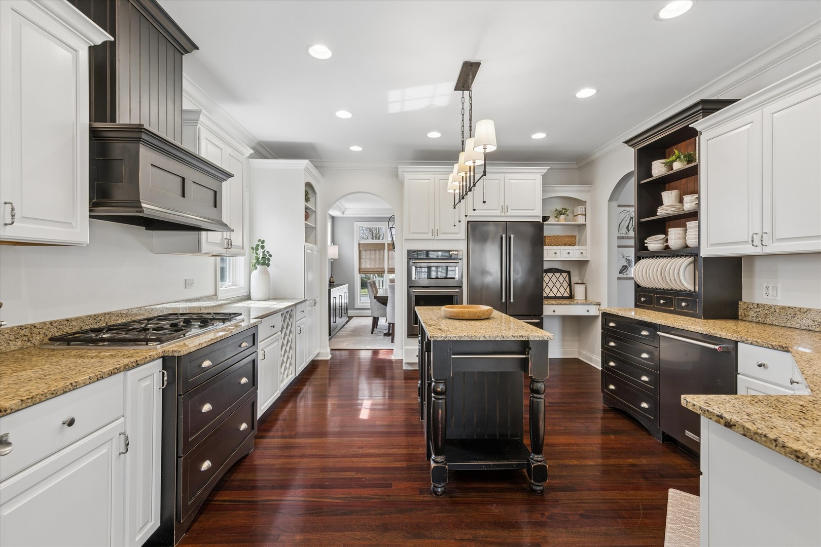 321 N Kenilworth Avenue, Glen Ellyn, IL 60137