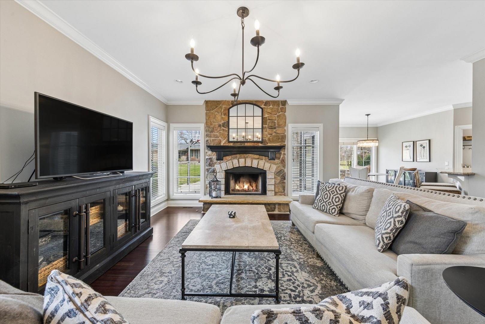 321 N Kenilworth Avenue, Glen Ellyn, IL 60137