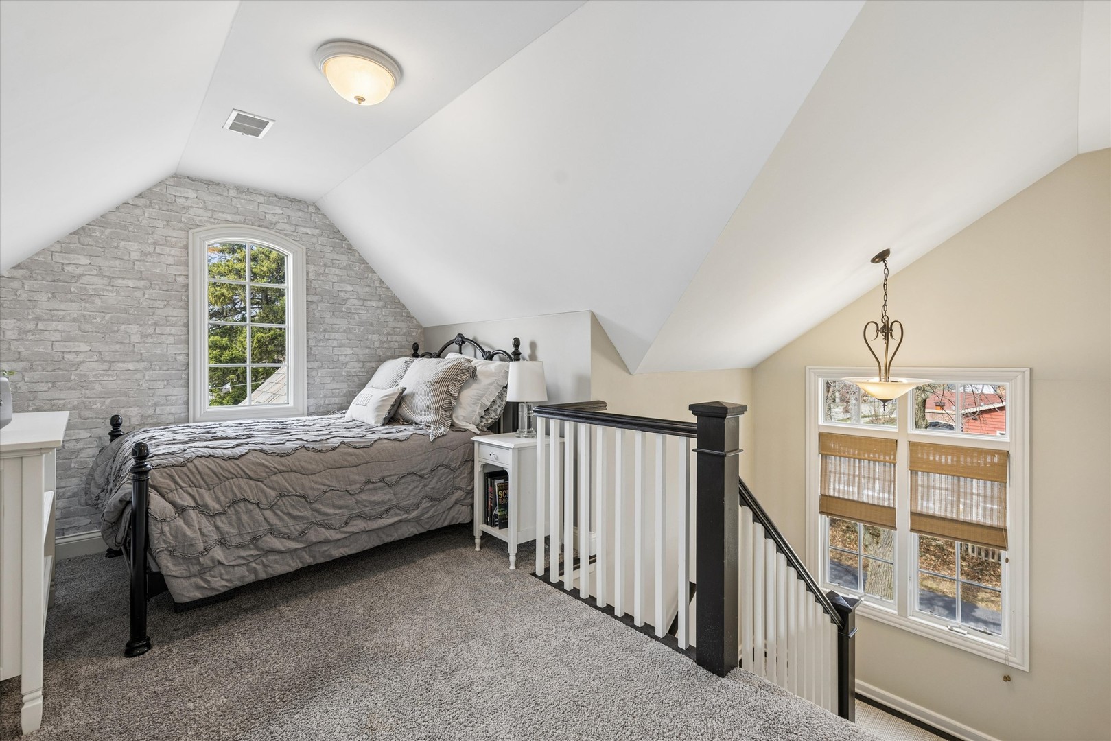 321 N Kenilworth Avenue, Glen Ellyn, IL 60137