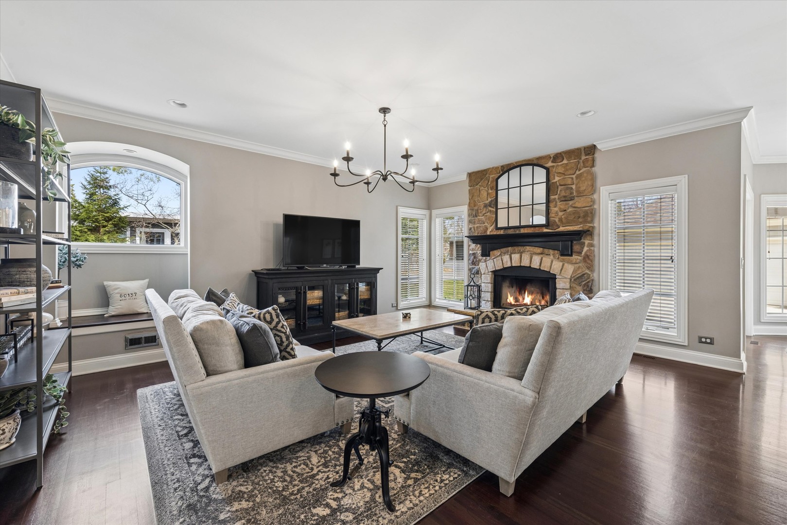 321 N Kenilworth Avenue, Glen Ellyn, IL 60137