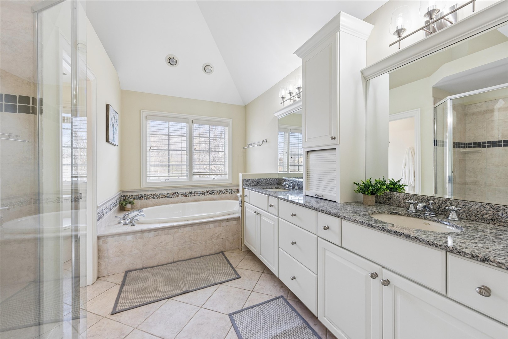 321 N Kenilworth Avenue, Glen Ellyn, IL 60137