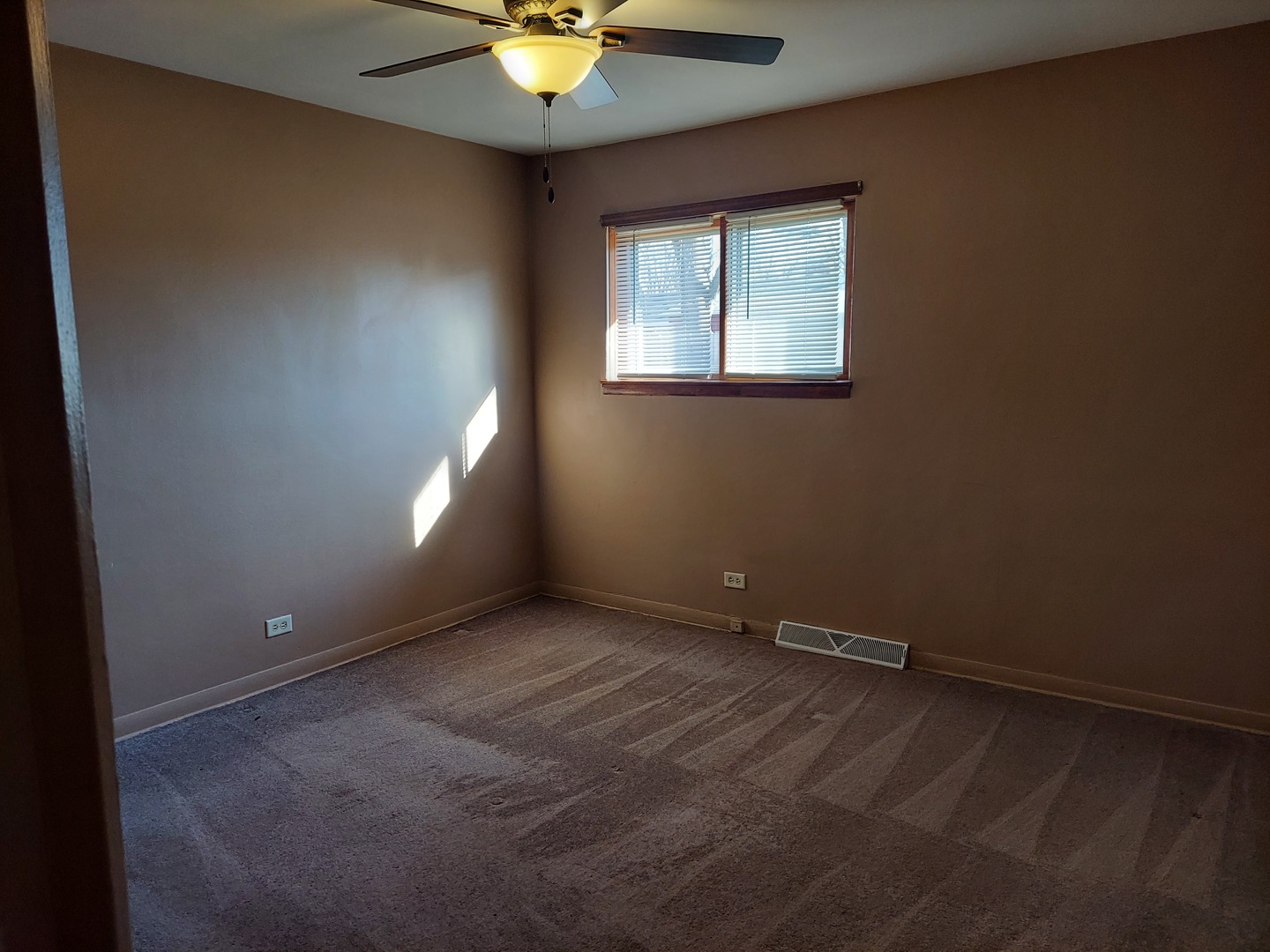 711 S West Street #4, Plano, IL 60545