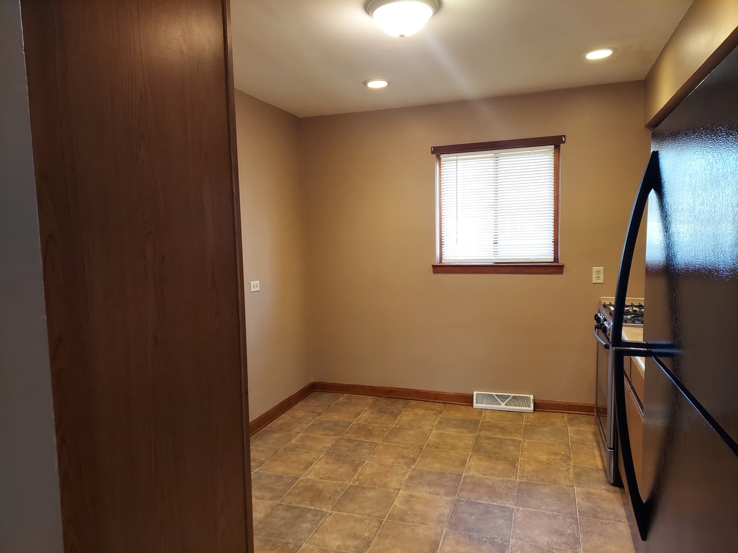 711 S West Street #4, Plano, IL 60545