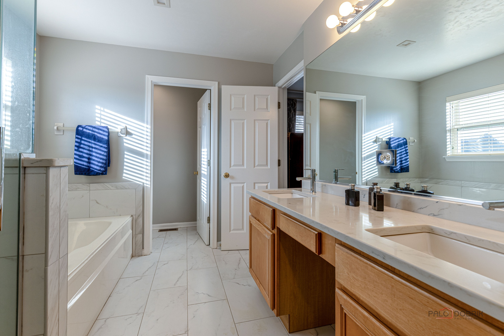 8065 Vail Court, Long Grove, IL 60047