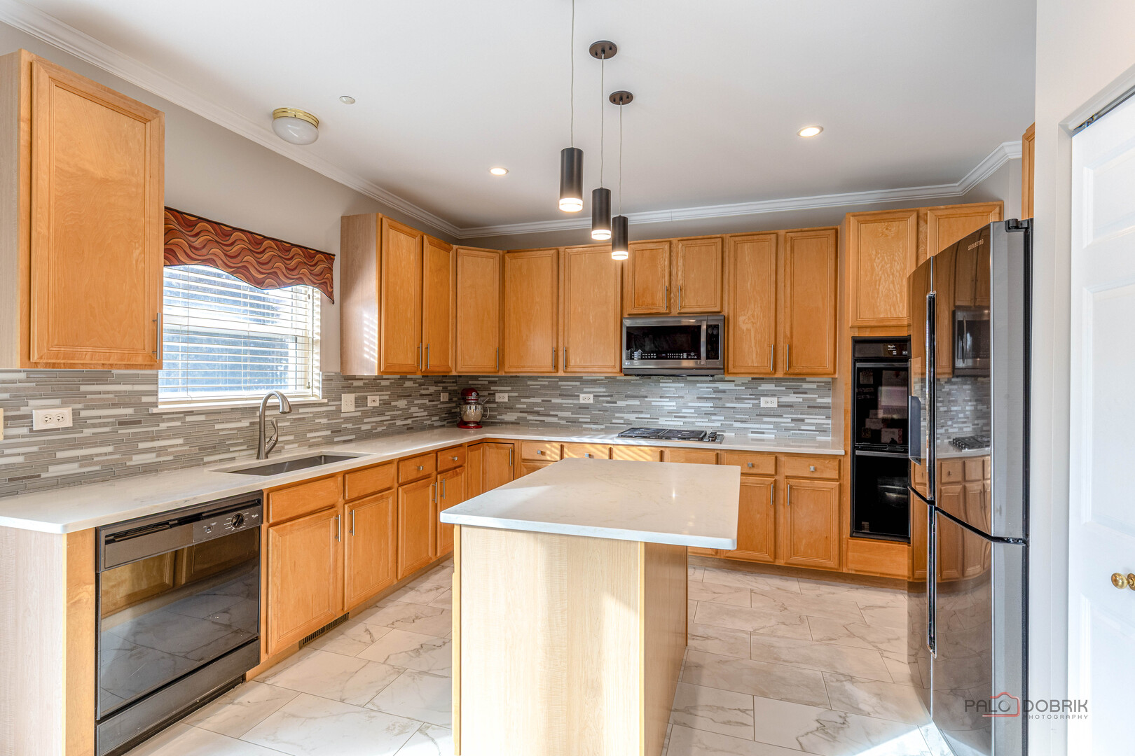 8065 Vail Court, Long Grove, IL 60047