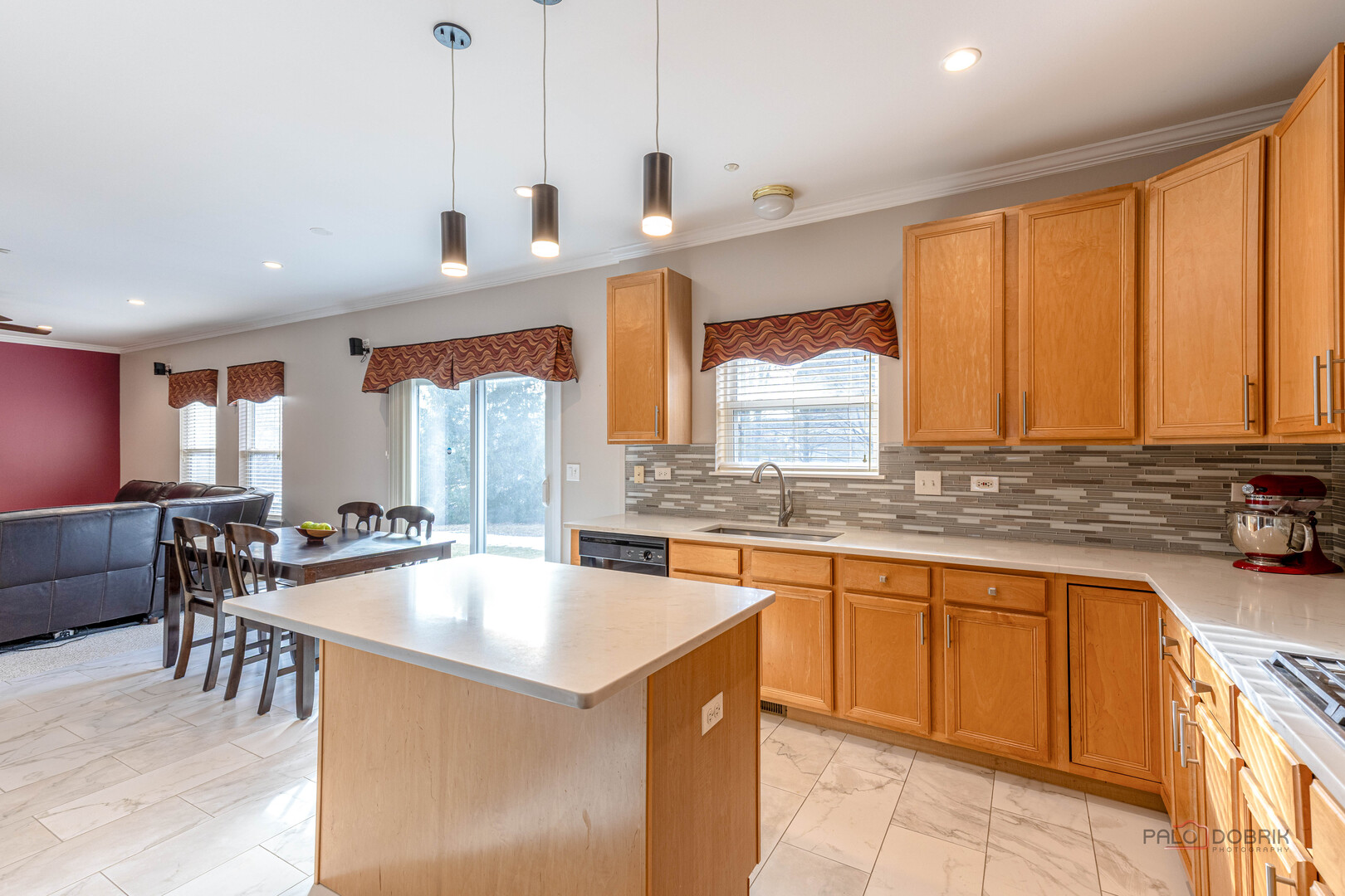 8065 Vail Court, Long Grove, IL 60047