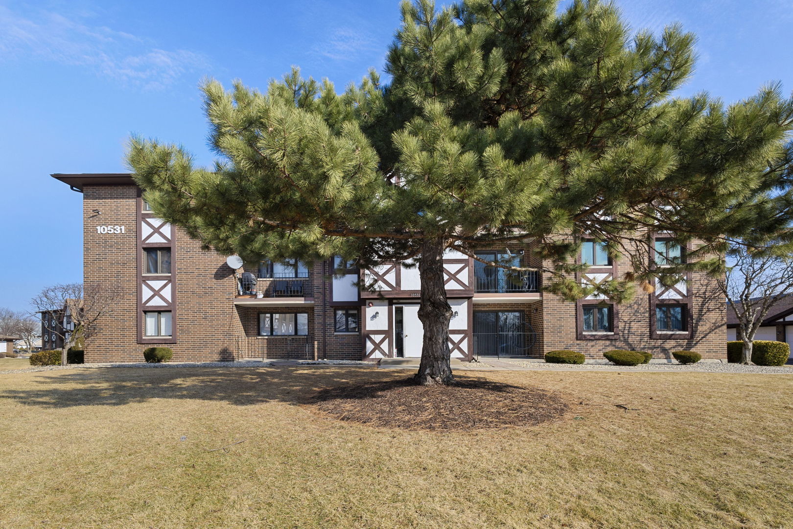 10531 S Roberts Road #1-A, Palos Hills, IL 60465