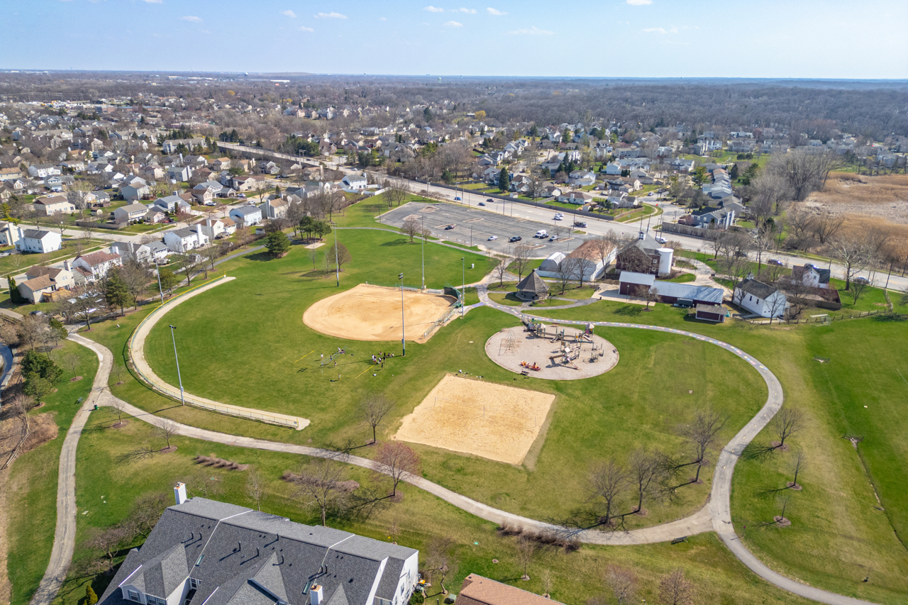 319 W Streamwood Boulevard, Streamwood, IL 60107