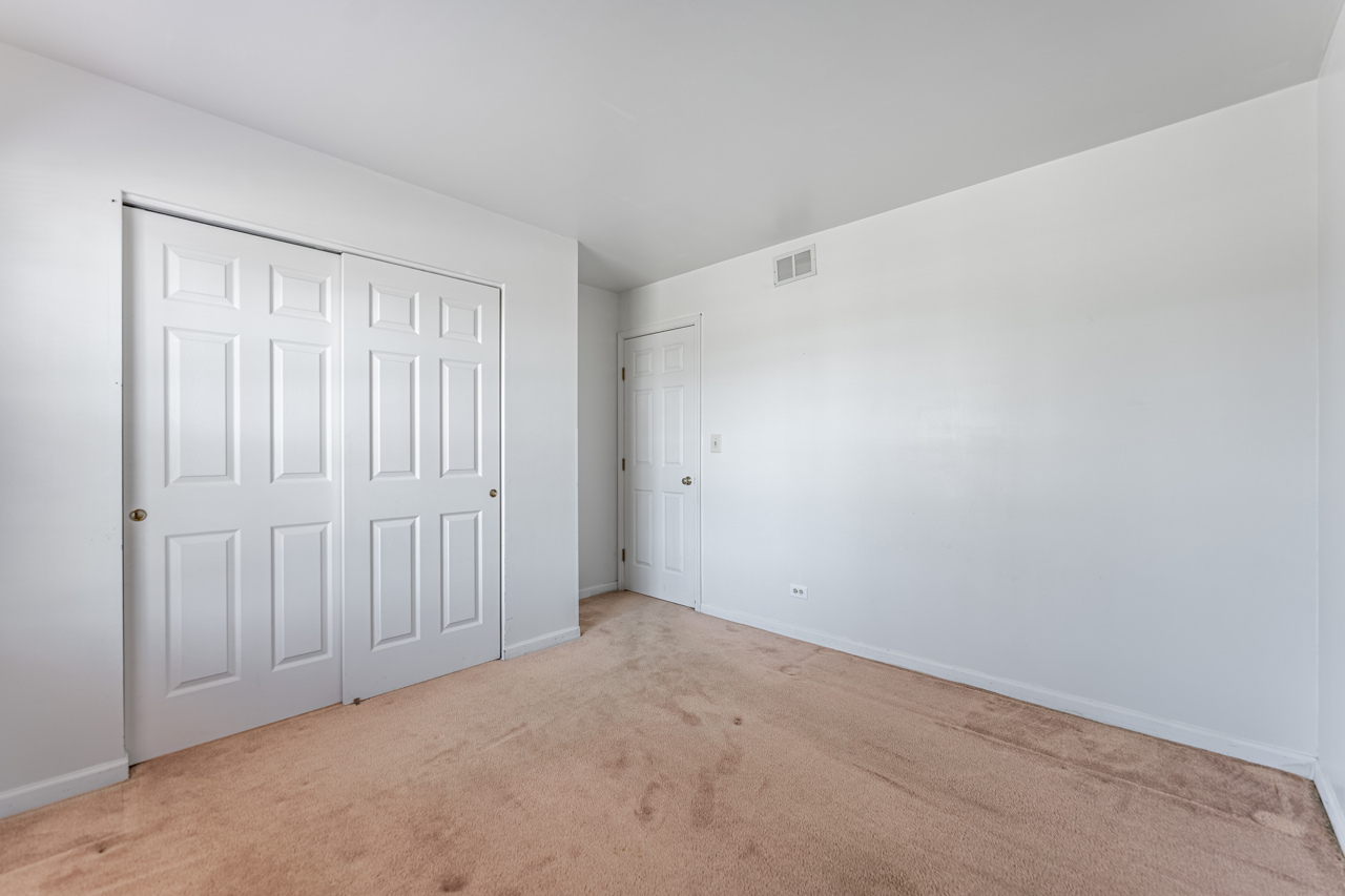 319 W Streamwood Boulevard, Streamwood, IL 60107