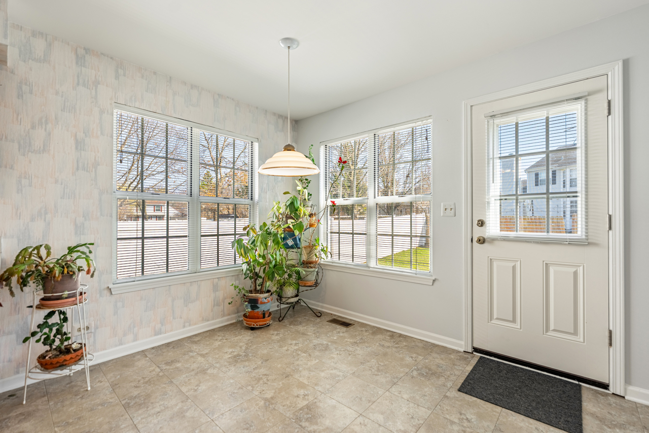 319 W Streamwood Boulevard, Streamwood, IL 60107