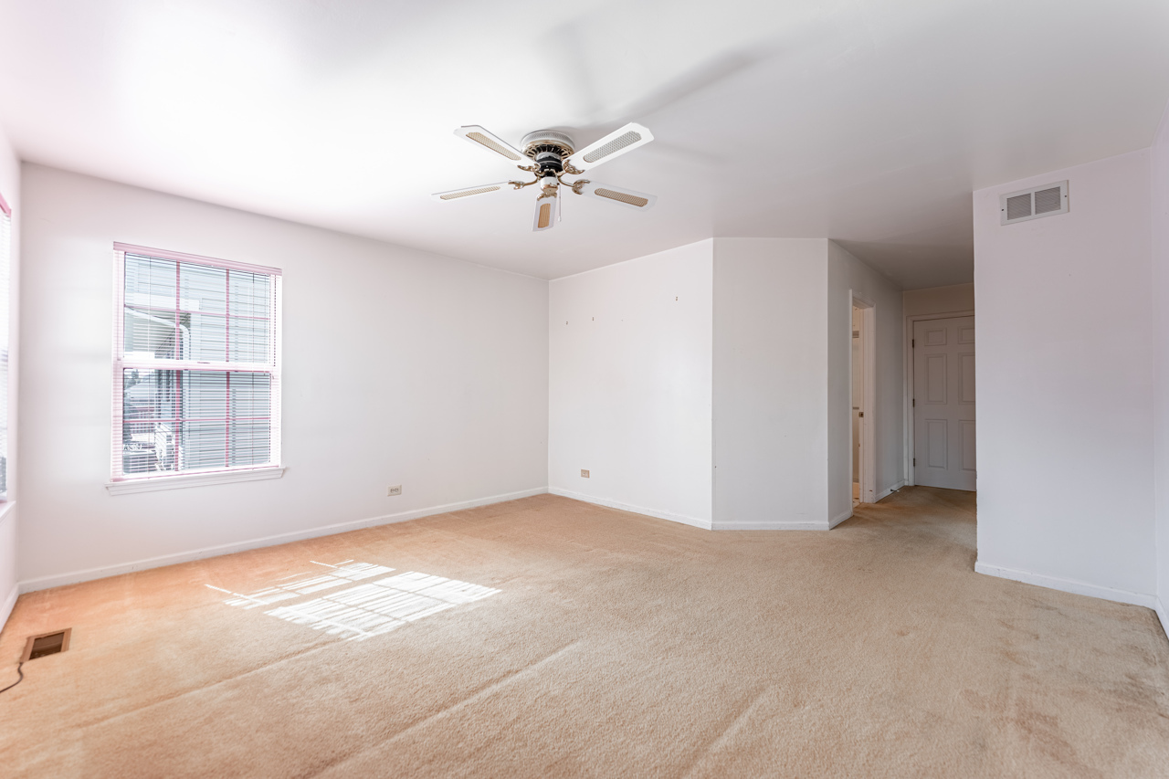 319 W Streamwood Boulevard, Streamwood, IL 60107