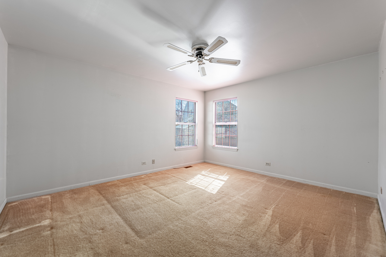 319 W Streamwood Boulevard, Streamwood, IL 60107