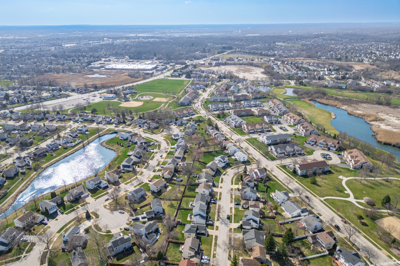 319 W Streamwood Boulevard, Streamwood, IL 60107