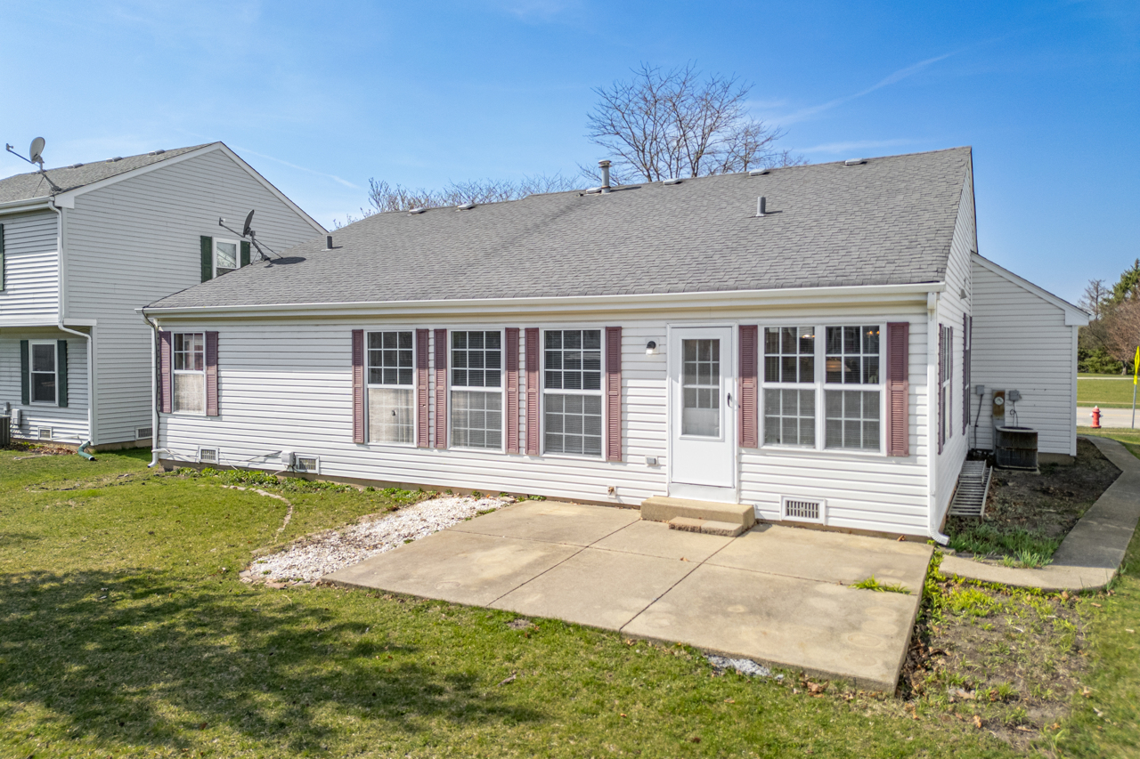 319 W Streamwood Boulevard, Streamwood, IL 60107