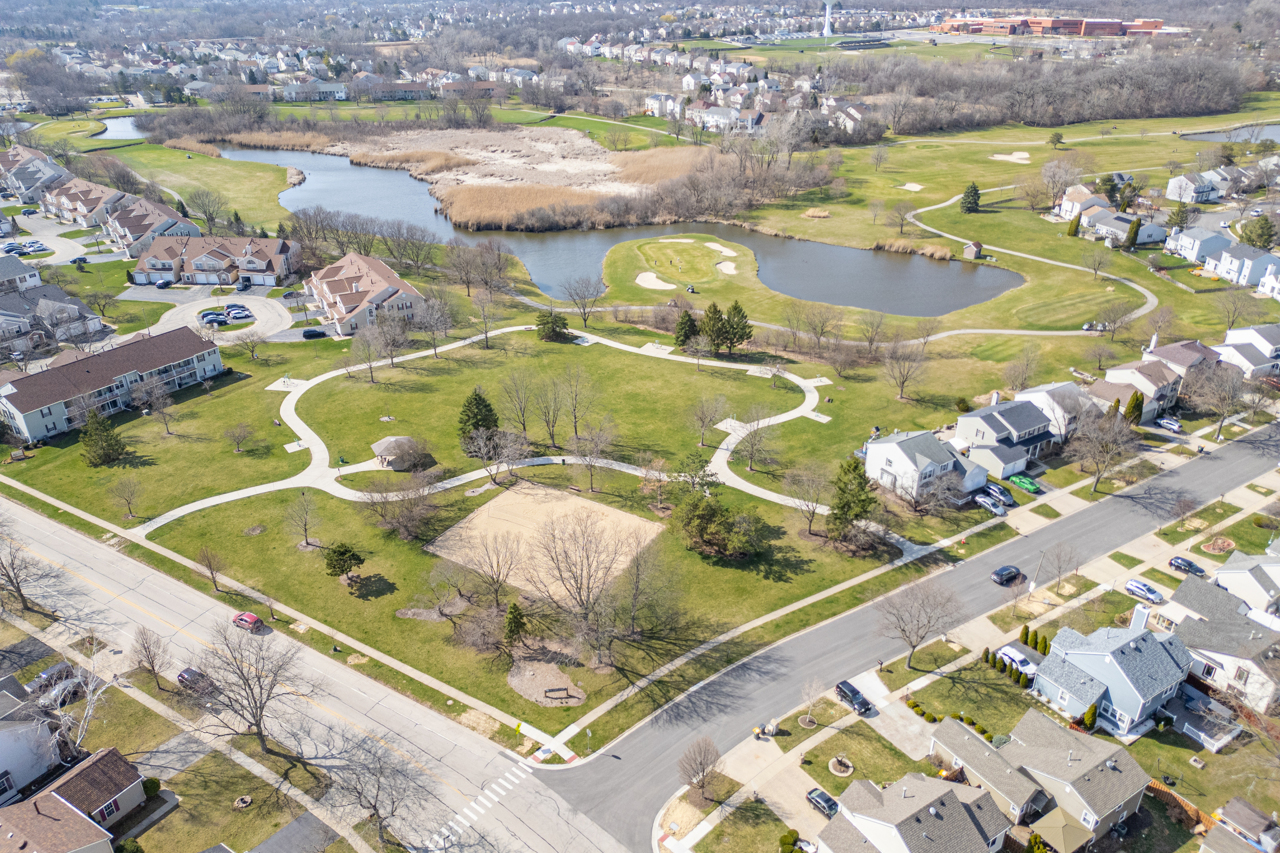 319 W Streamwood Boulevard, Streamwood, IL 60107