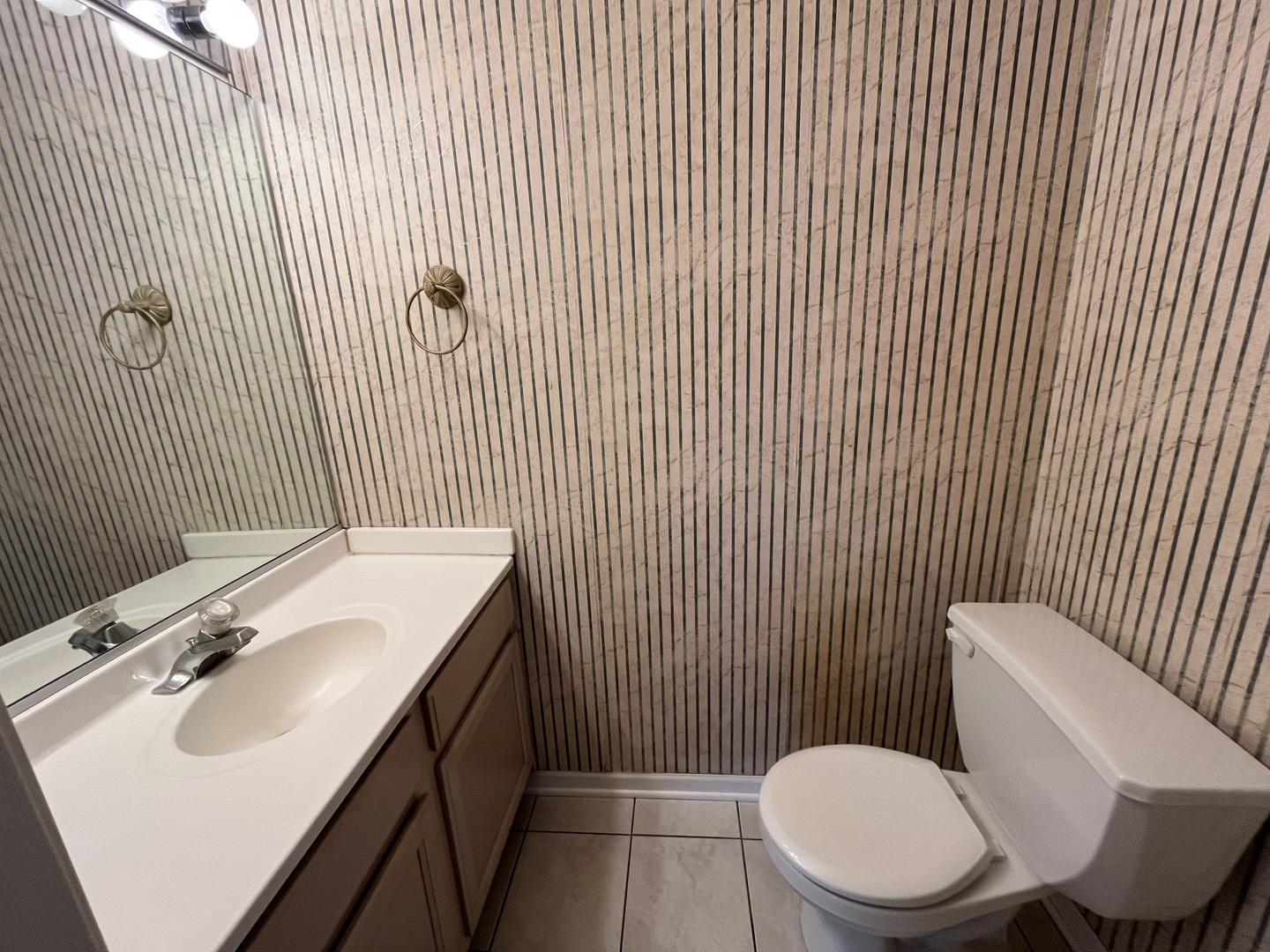 246 Homewood Drive, Bolingbrook, IL 60440