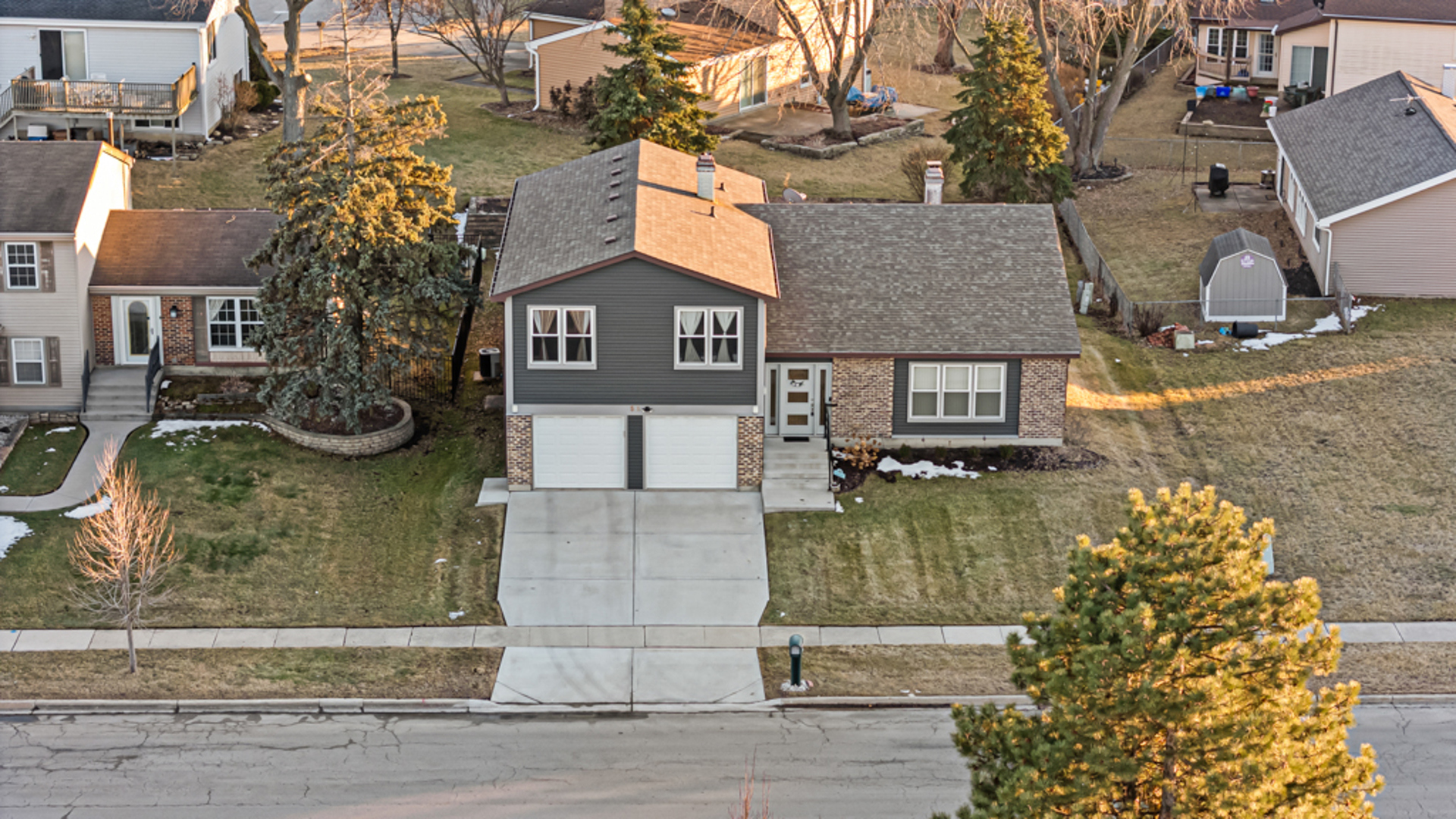 51 W Stevenson Drive, Glendale Heights, IL 60139