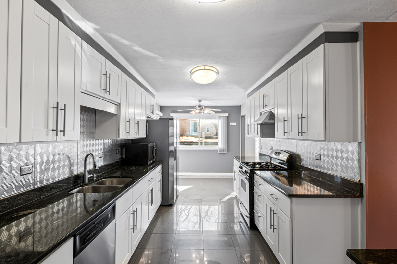 51 W Stevenson Drive, Glendale Heights, IL 60139