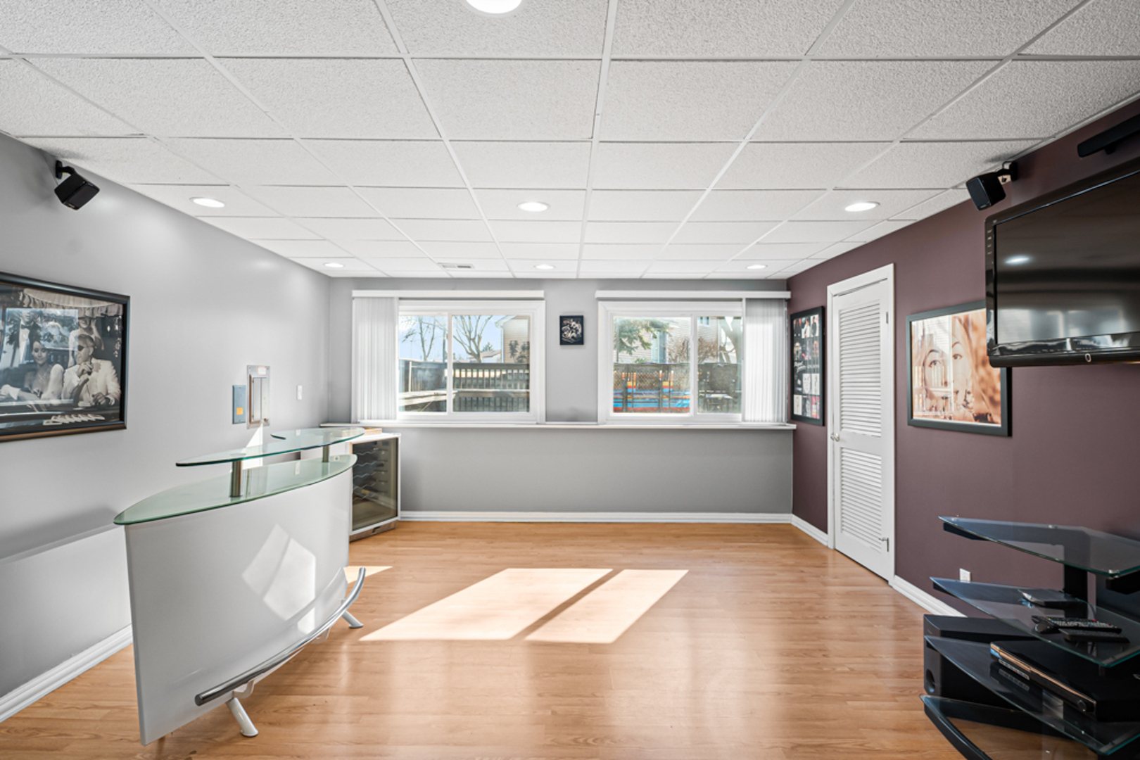 51 W Stevenson Drive, Glendale Heights, IL 60139