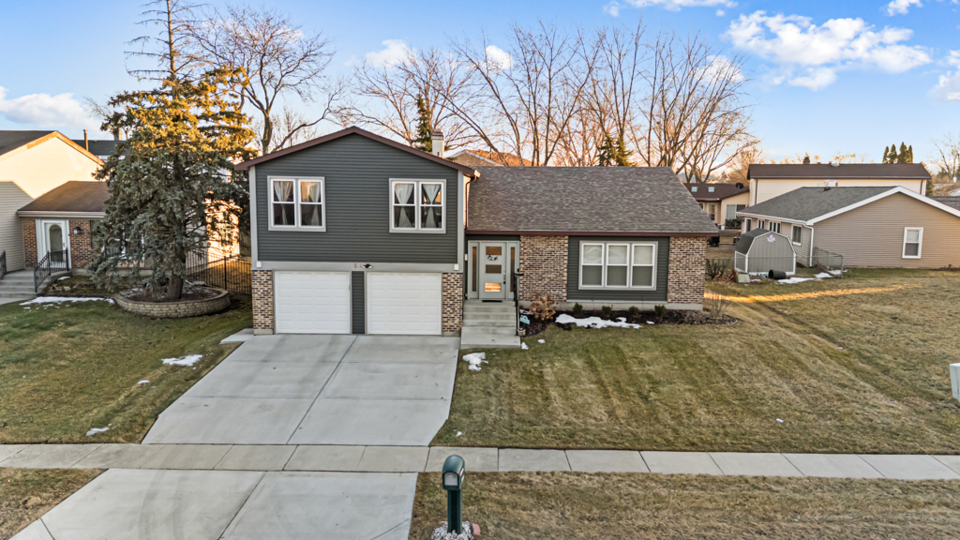 51 W Stevenson Drive, Glendale Heights, IL 60139