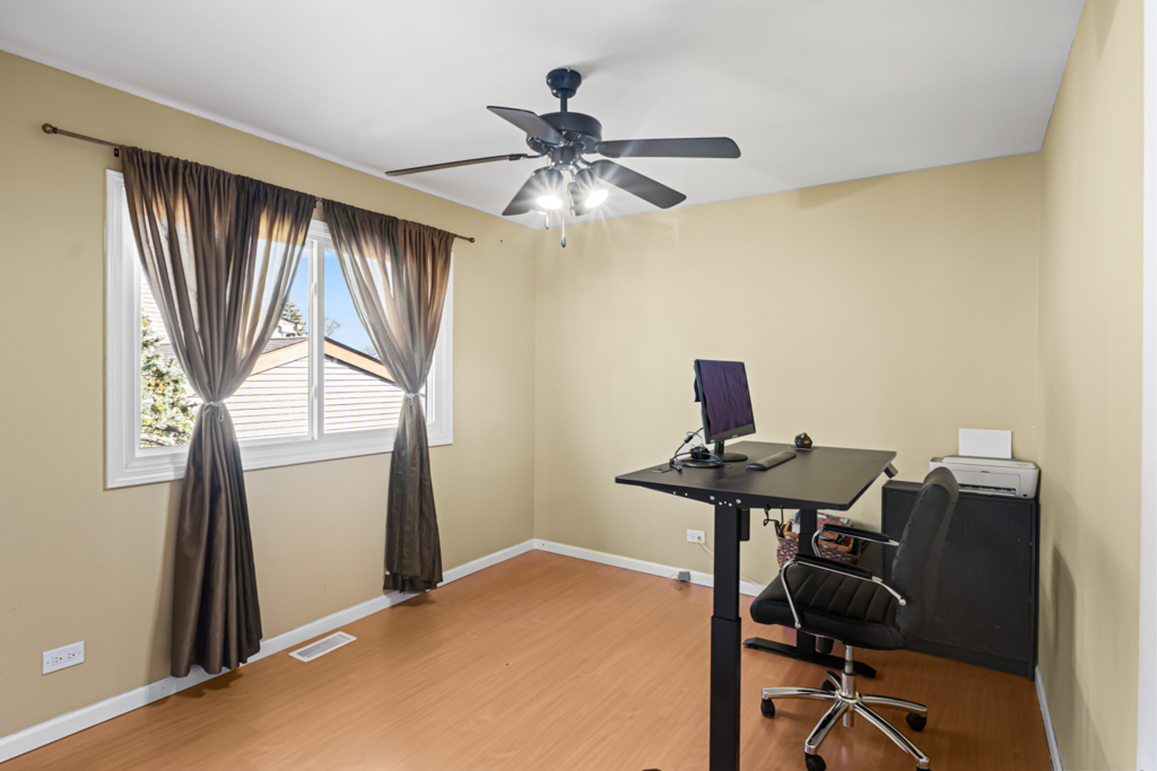 51 W Stevenson Drive, Glendale Heights, IL 60139