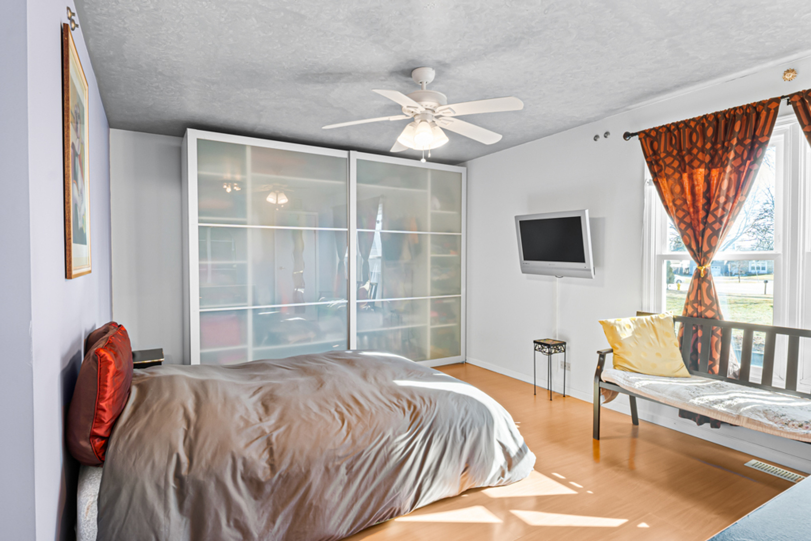 51 W Stevenson Drive, Glendale Heights, IL 60139