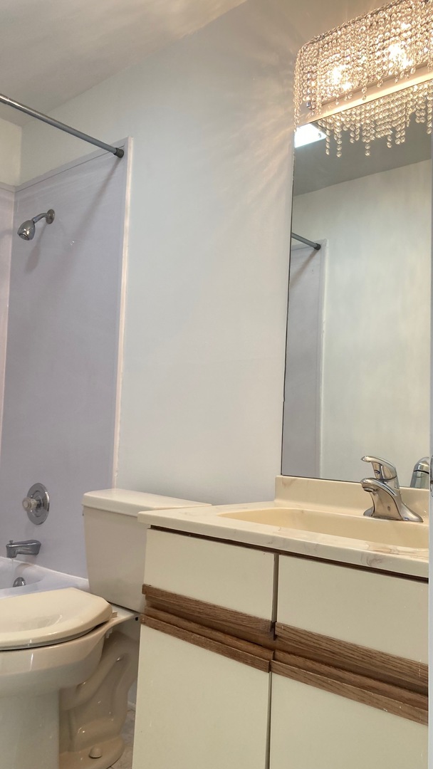 21W581 North Avenue #51, Lombard, IL 60148