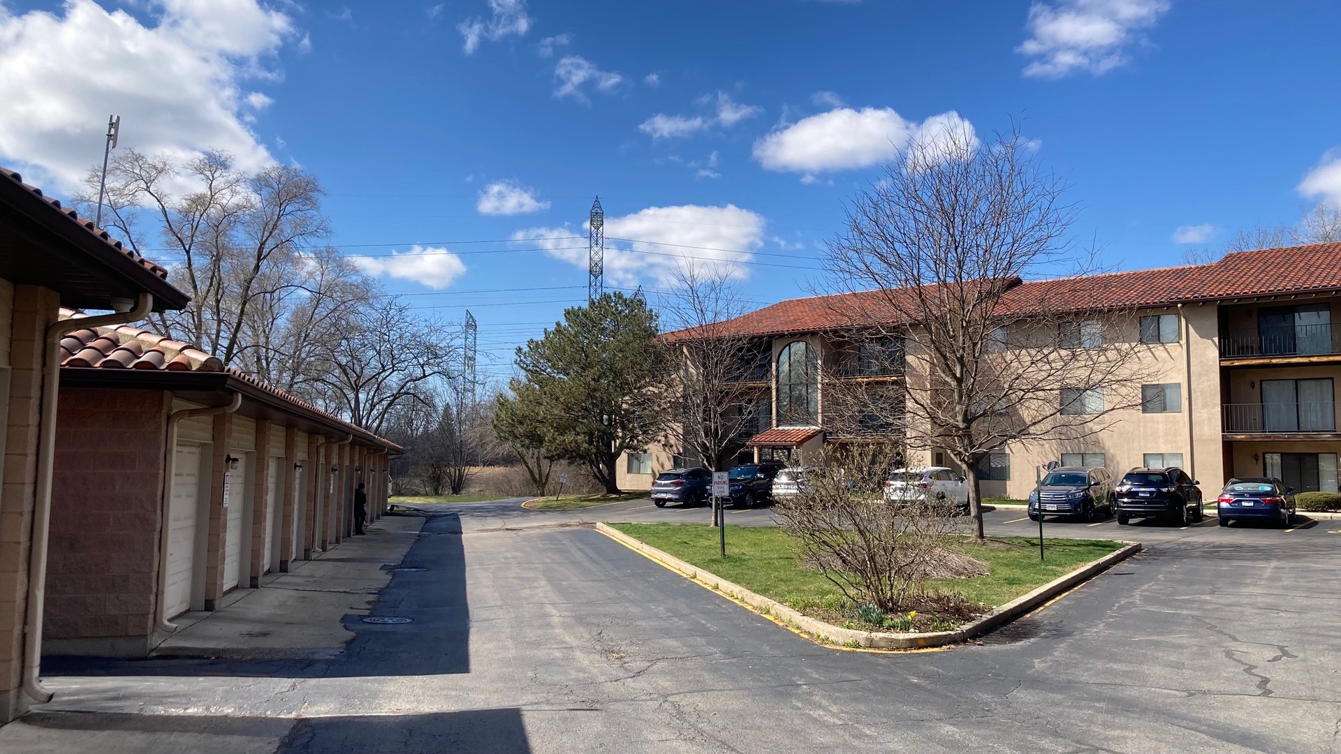 21W581 North Avenue #51, Lombard, IL 60148