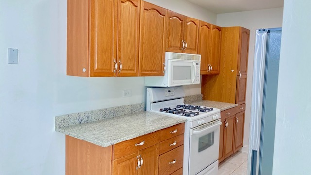 21W581 North Avenue #51, Lombard, IL 60148