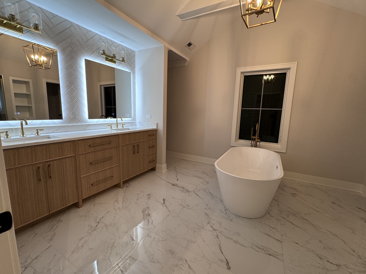 407 S Pine Avenue, Arlington Heights, IL 60005