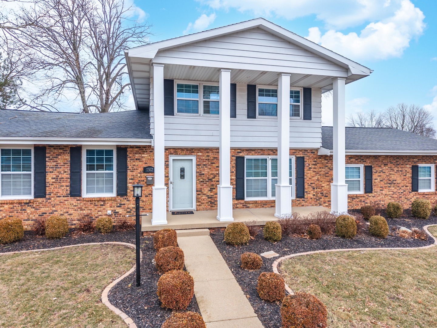 1302 E Vernon Avenue, Normal, IL 61761