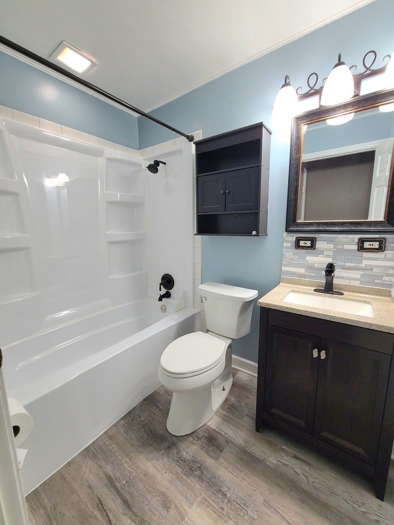 7807 Parkside Avenue, Burbank, IL 60459