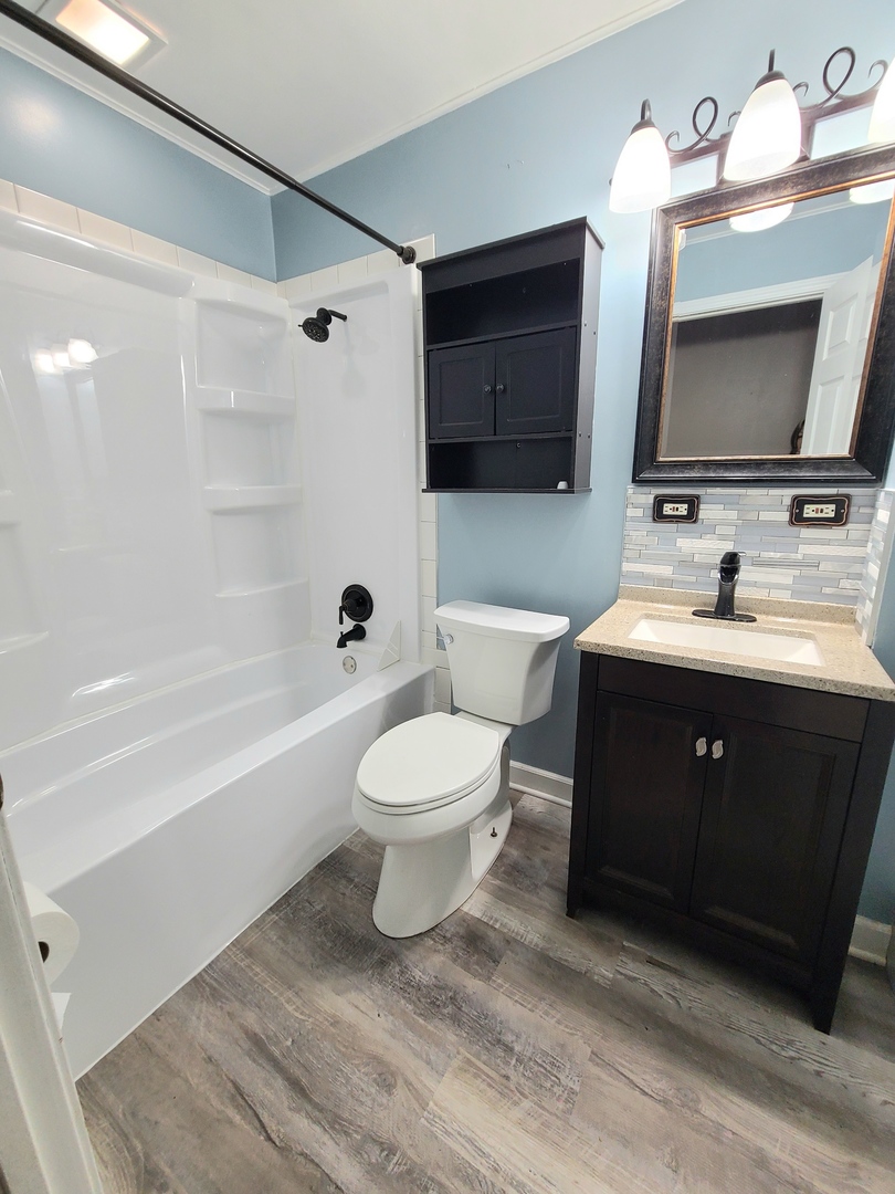 7807 Parkside Avenue, Burbank, IL 60459