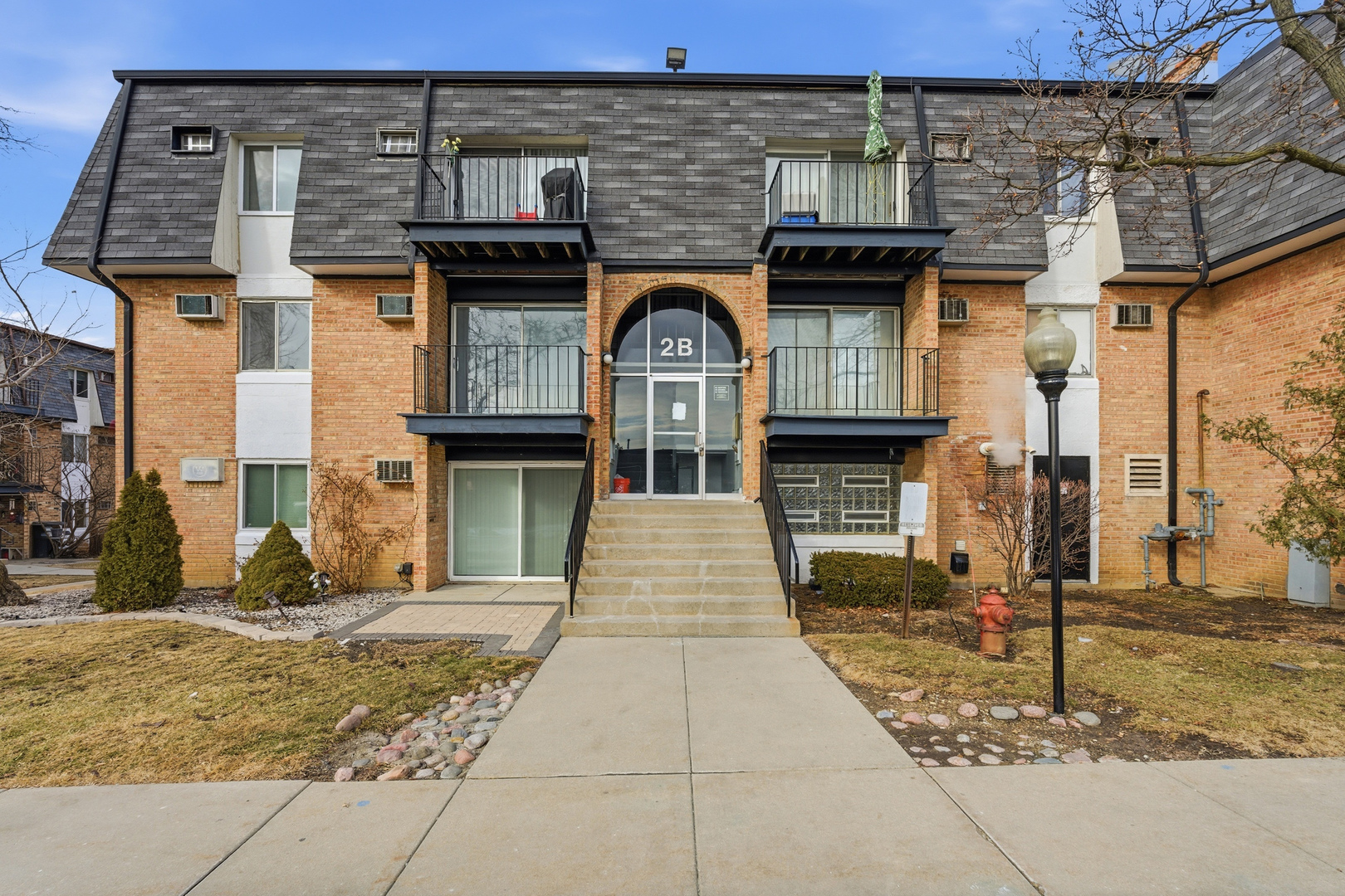 2 E Dundee Quarter Drive #B201, Palatine, IL 60074