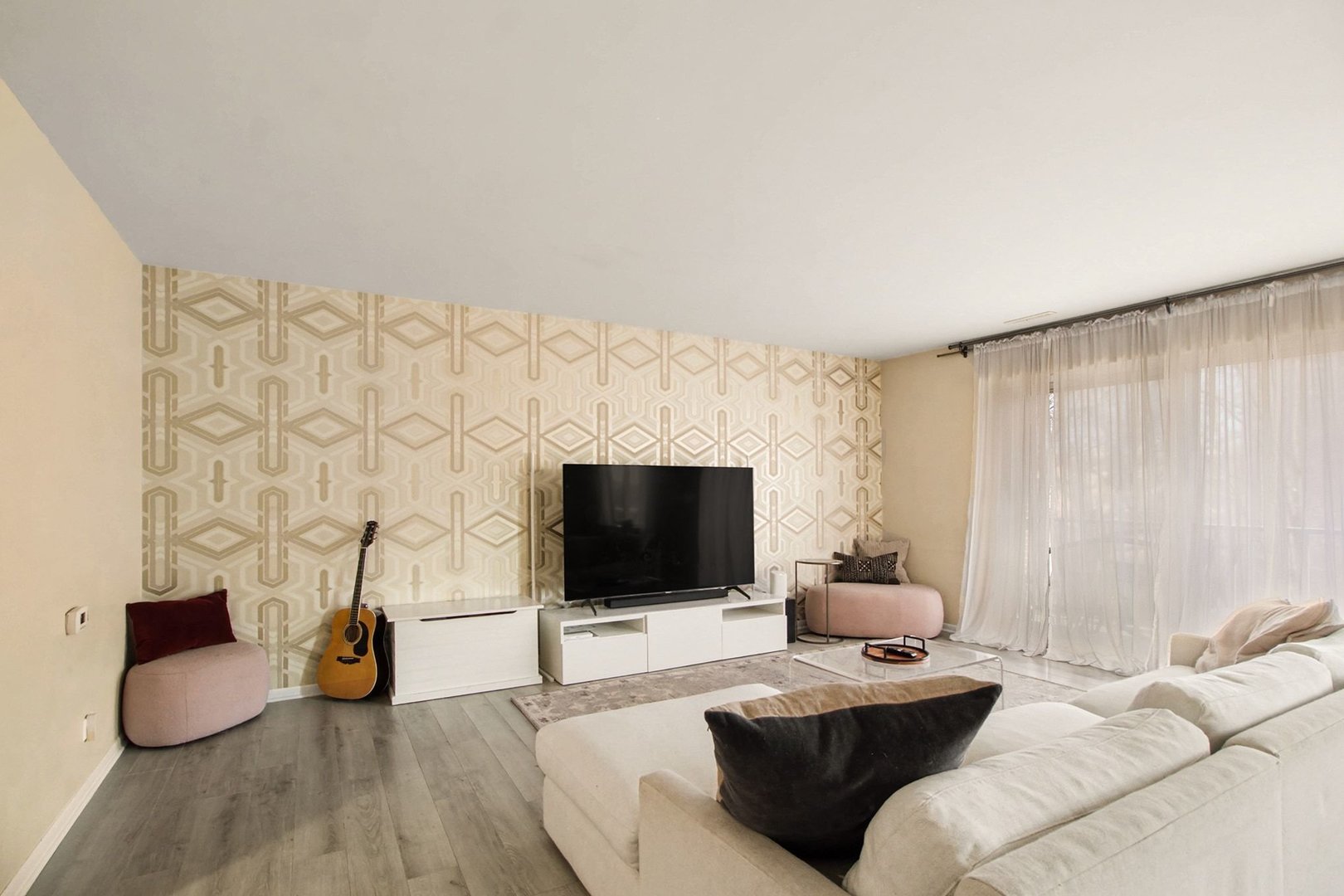 900 CENTER Street #3A, Des Plaines, IL 60016