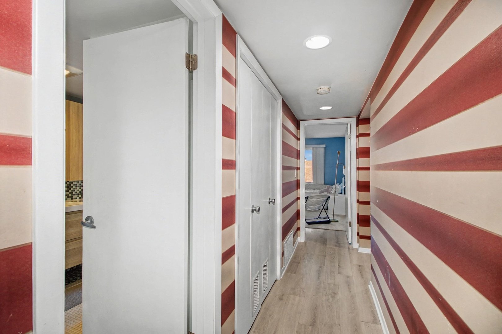 900 CENTER Street #3A, Des Plaines, IL 60016