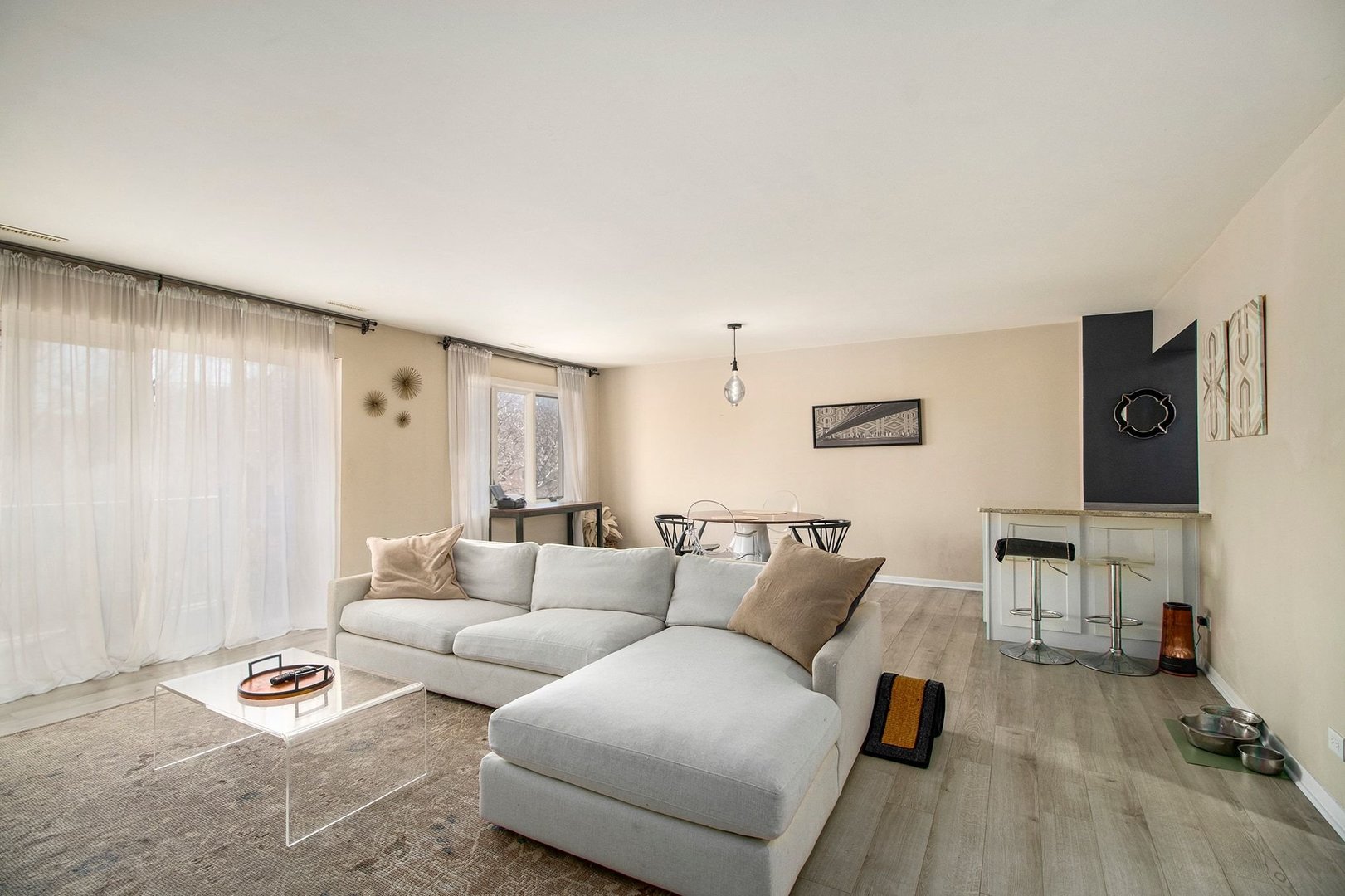 900 CENTER Street #3A, Des Plaines, IL 60016