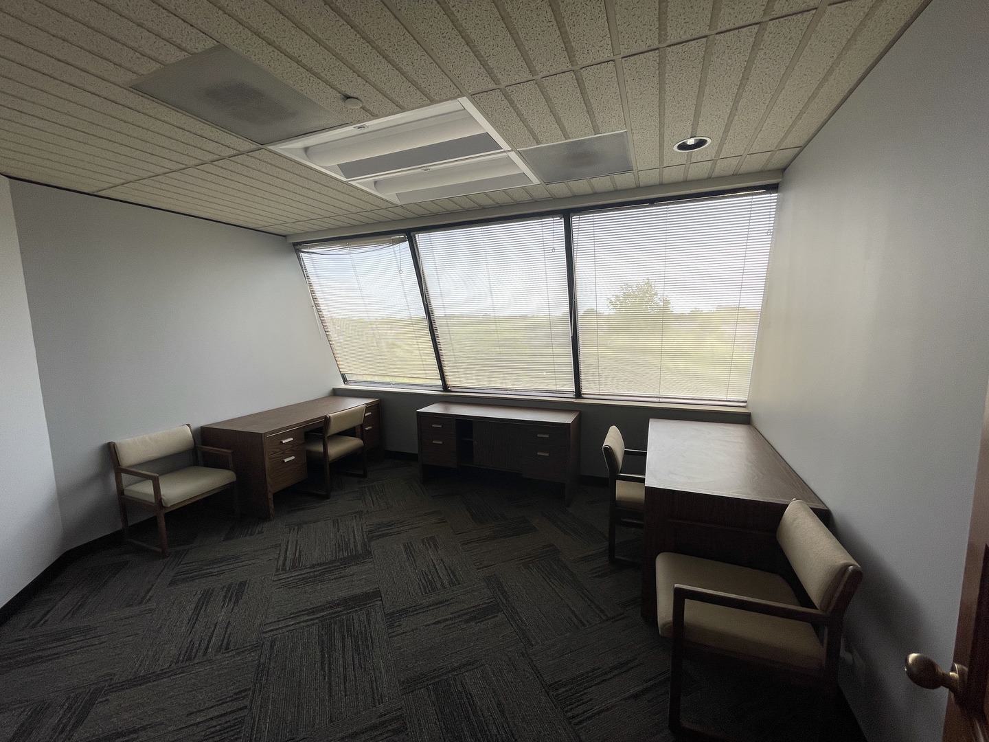 340 W Butterfield Road #4D, Elmhurst, IL 60126