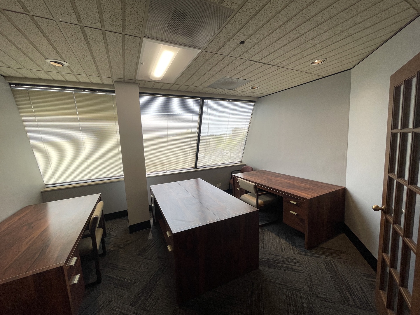 340 W Butterfield Road #4D, Elmhurst, IL 60126