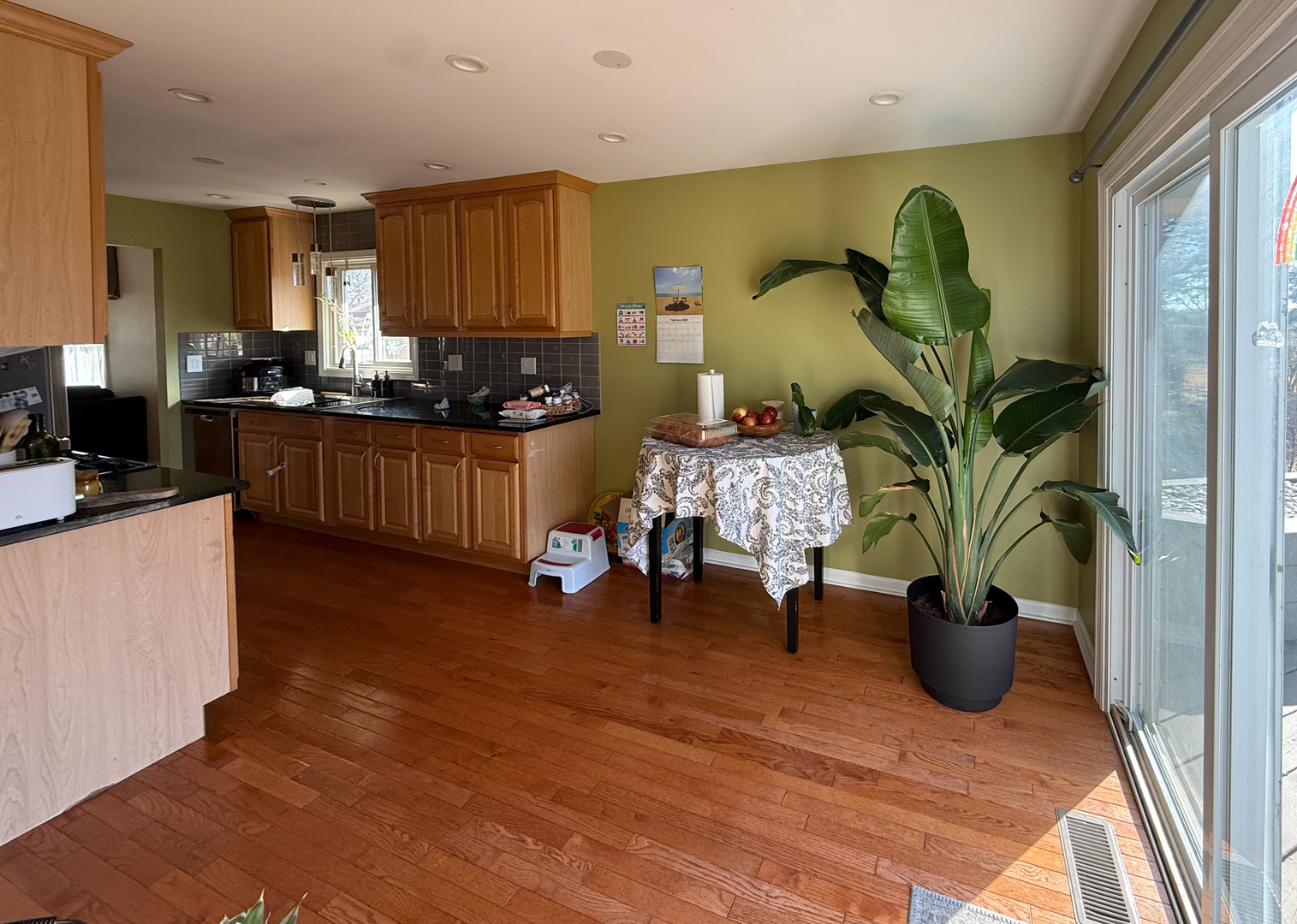 401 S Whispering Hills Drive, Naperville, IL 60540